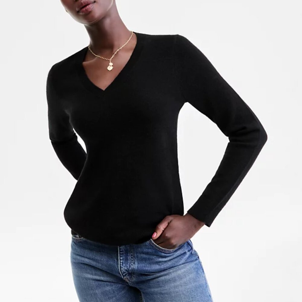 100% Cashmere Women's V-Neck Long-Sleeve Sweater